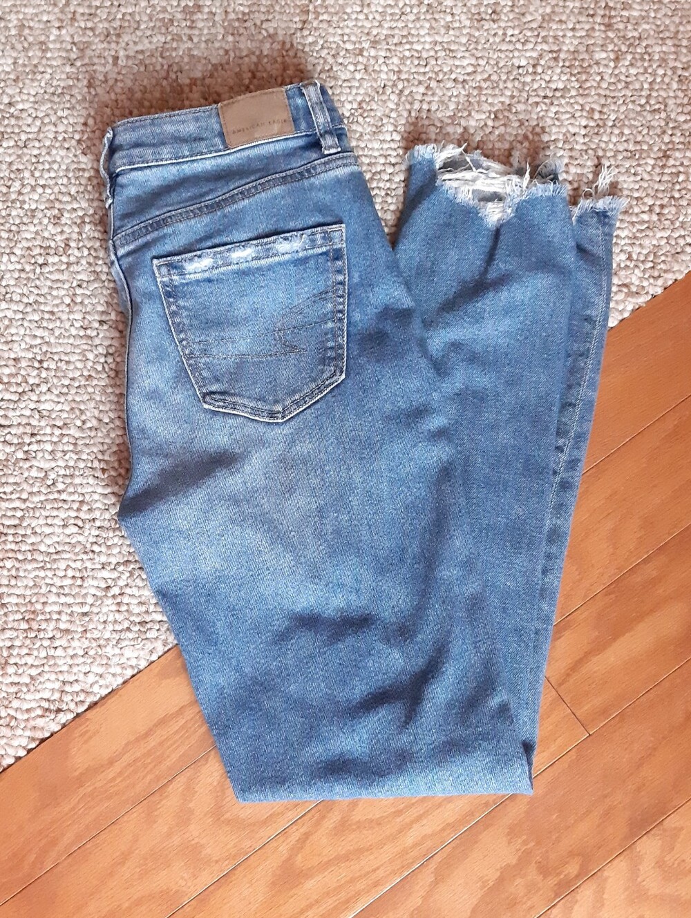 American Eagle Distressed Mom Jeans size 0 Long